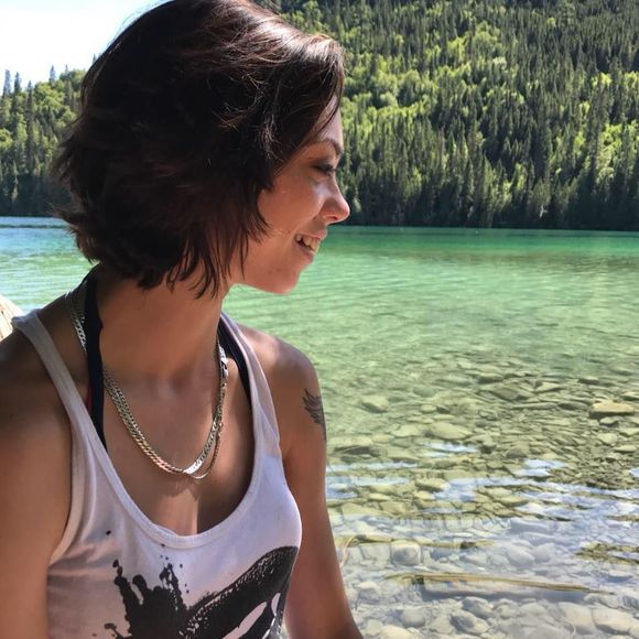 Meet your Posher, Stephanie - Picture 1 of 1